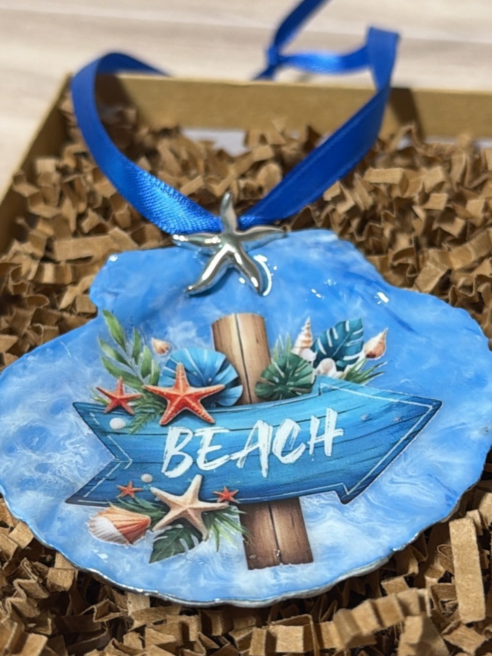 Handmade resin scallop costal ornament
